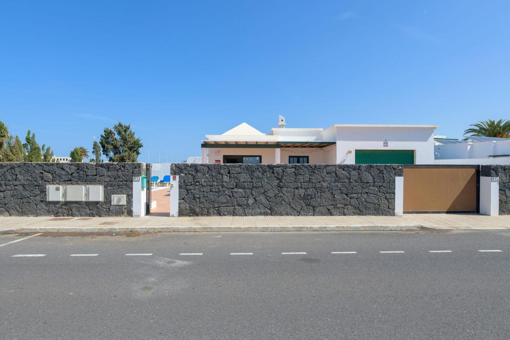 Holiday home Vista De La Montana Playa Blanca (Lanzarote)