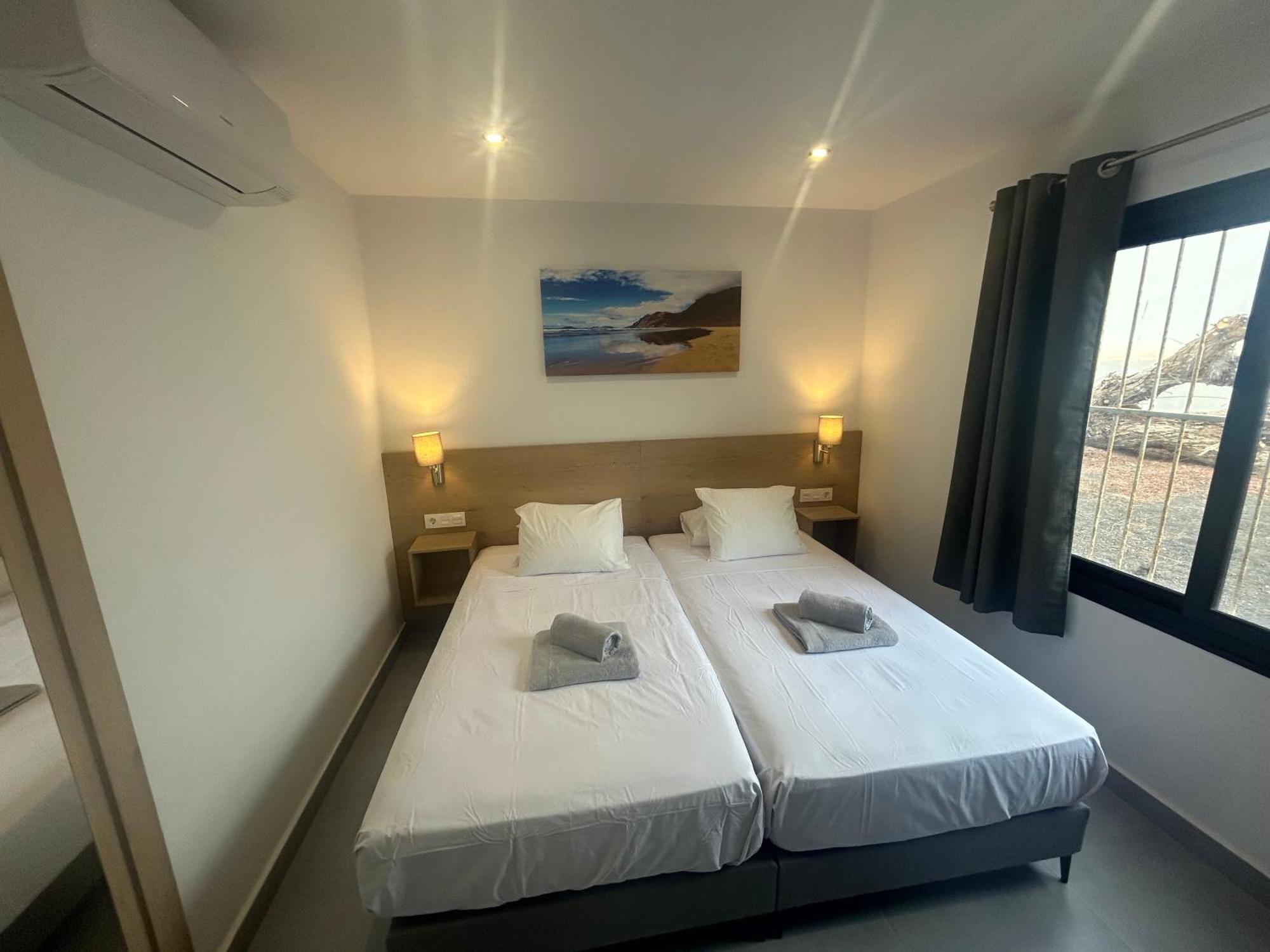 Apartment Stunning 2 Bedroom Seafront *