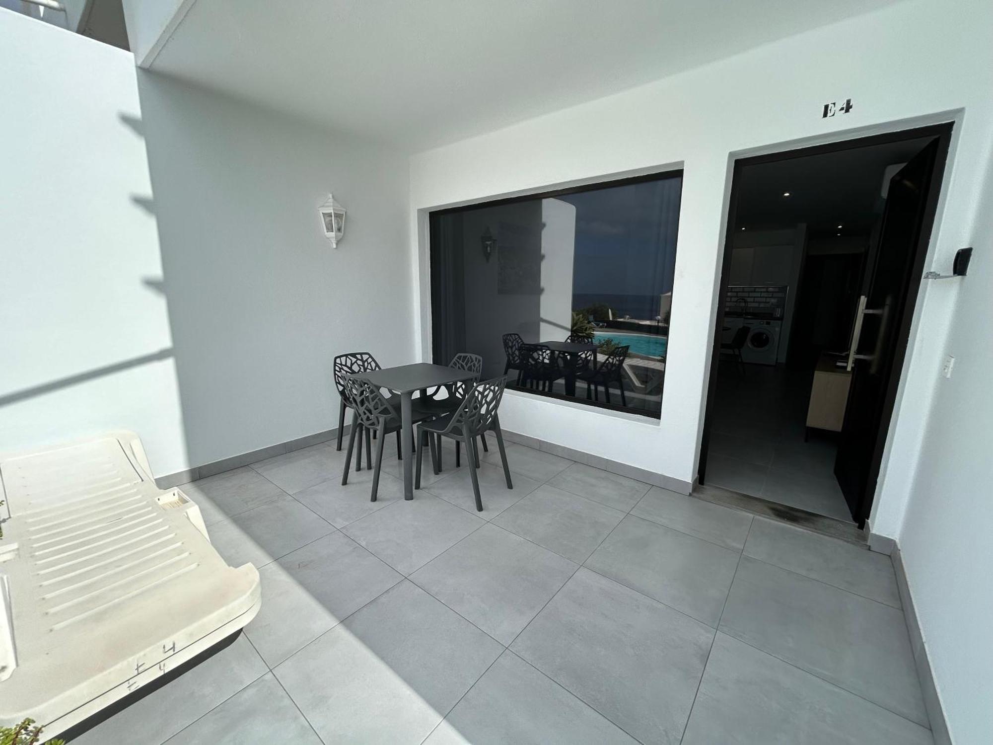 Apartment Stunning 2 Bedroom Seafront Puerto del Carmen (Lanzarote)
