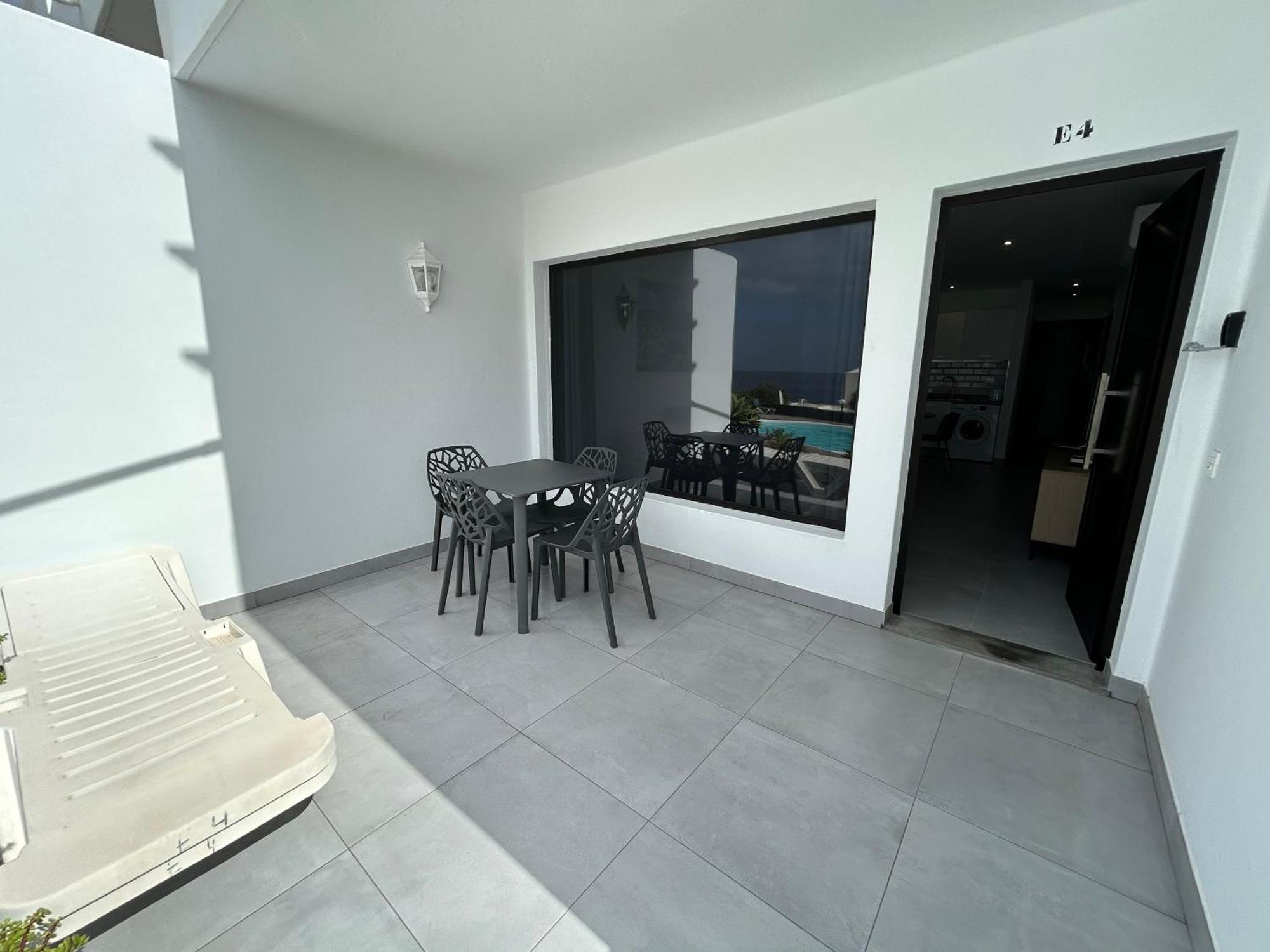 Apartment Stunning 2 Bedroom Seafront