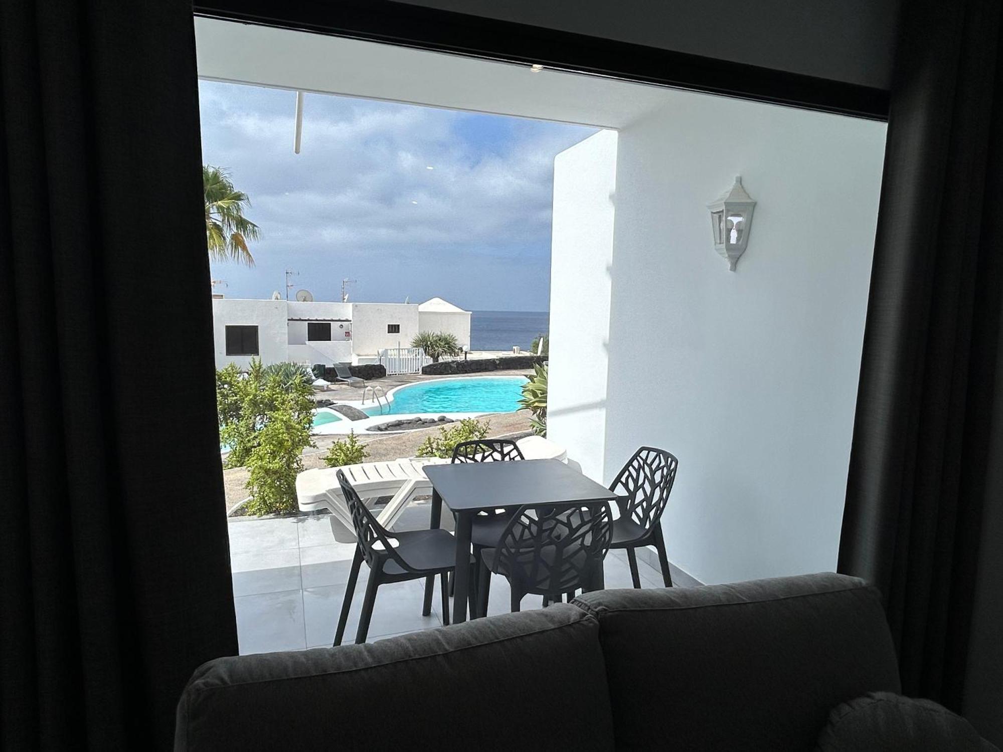 Stunning 2 Bedroom Seafront * Puerto del Carmen (Lanzarote)