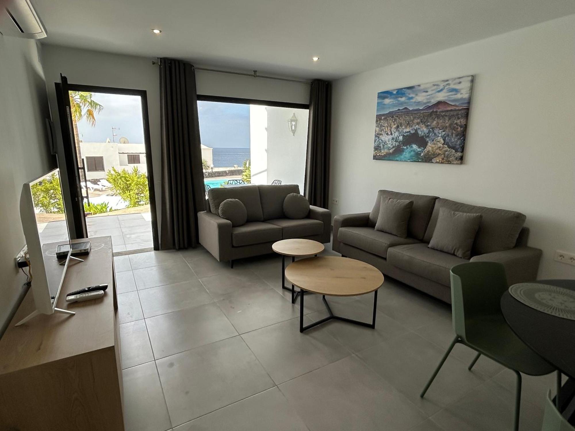 Stunning 2 Bedroom Seafront Apartment