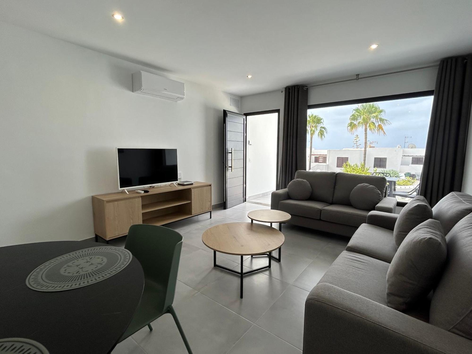 Stunning 2 Bedroom Seafront *