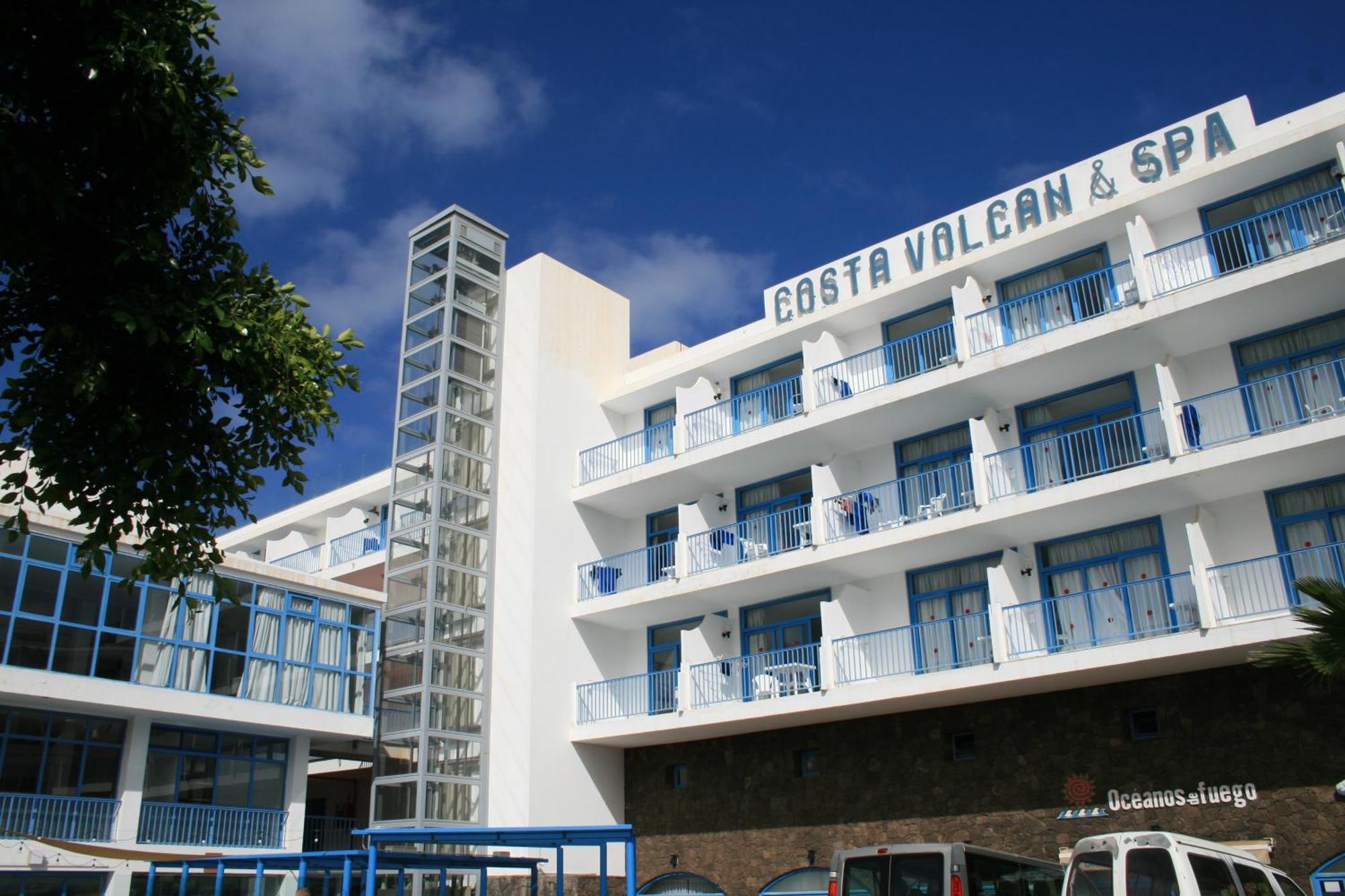Costa Volcan & 2*