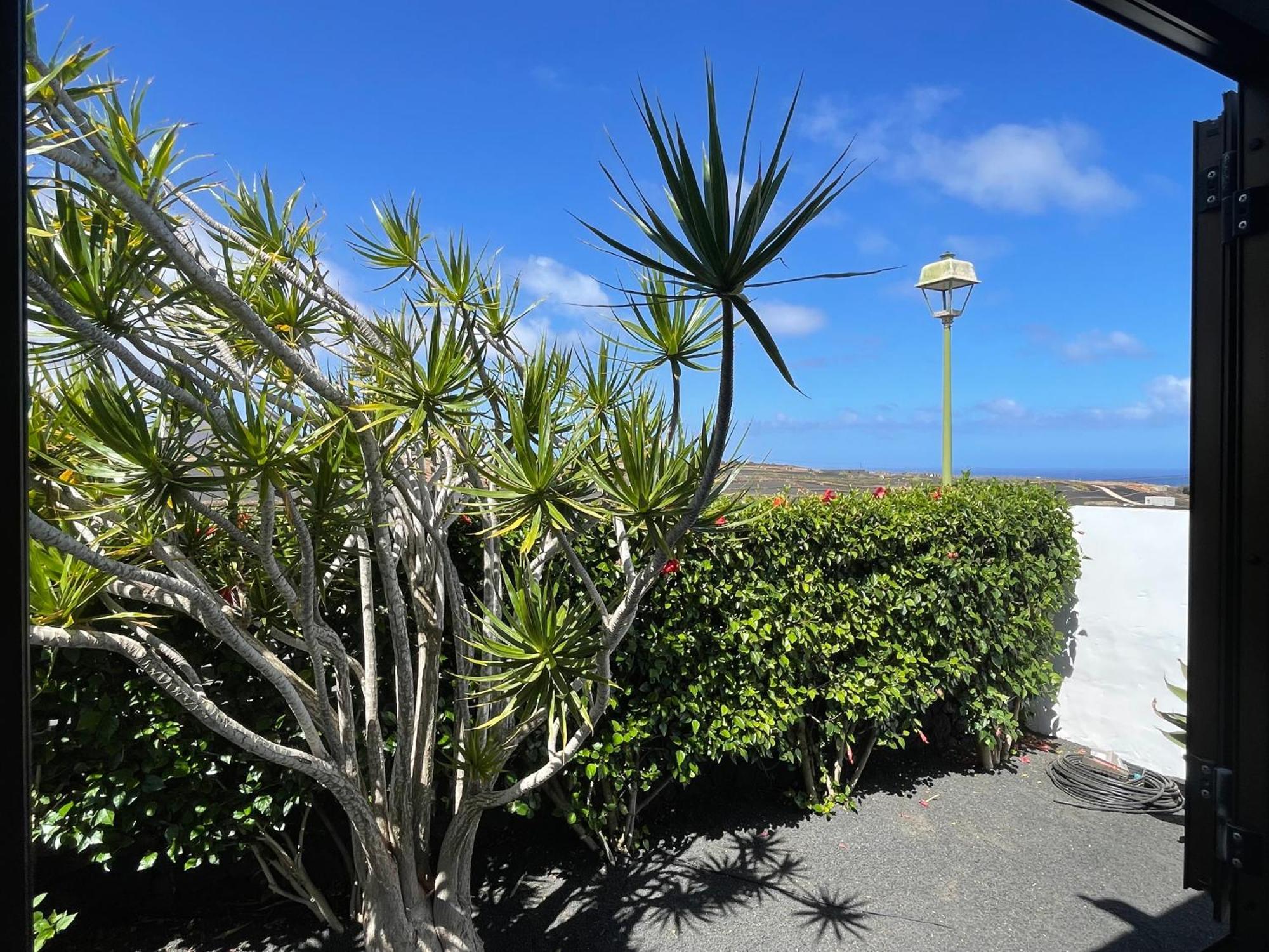 Hostal Kalufa Surf House *