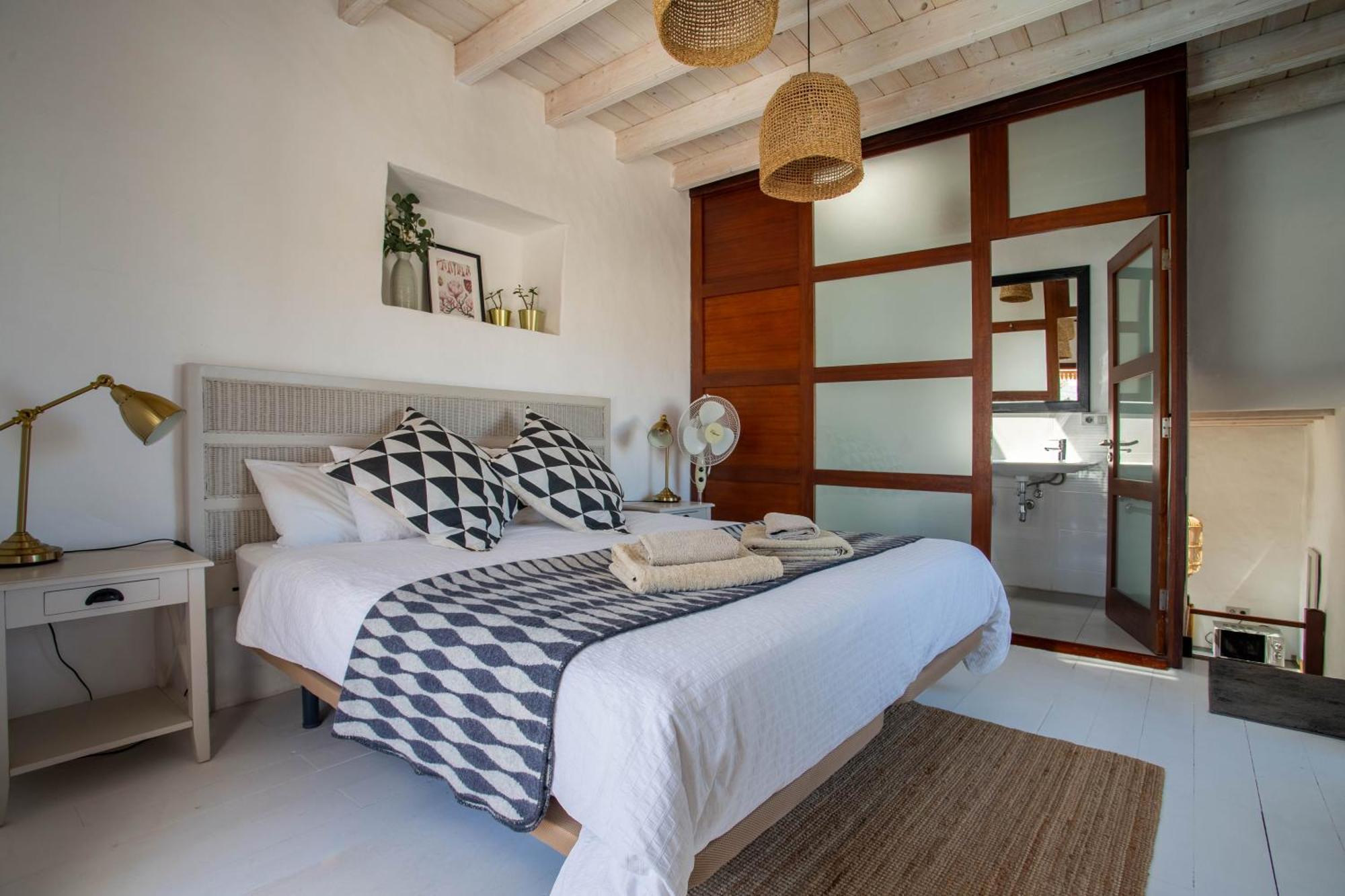 Balcon Botanico - Shared Pool - Island Location - 10 Mins Drive To Famara And La Santa Tiagua