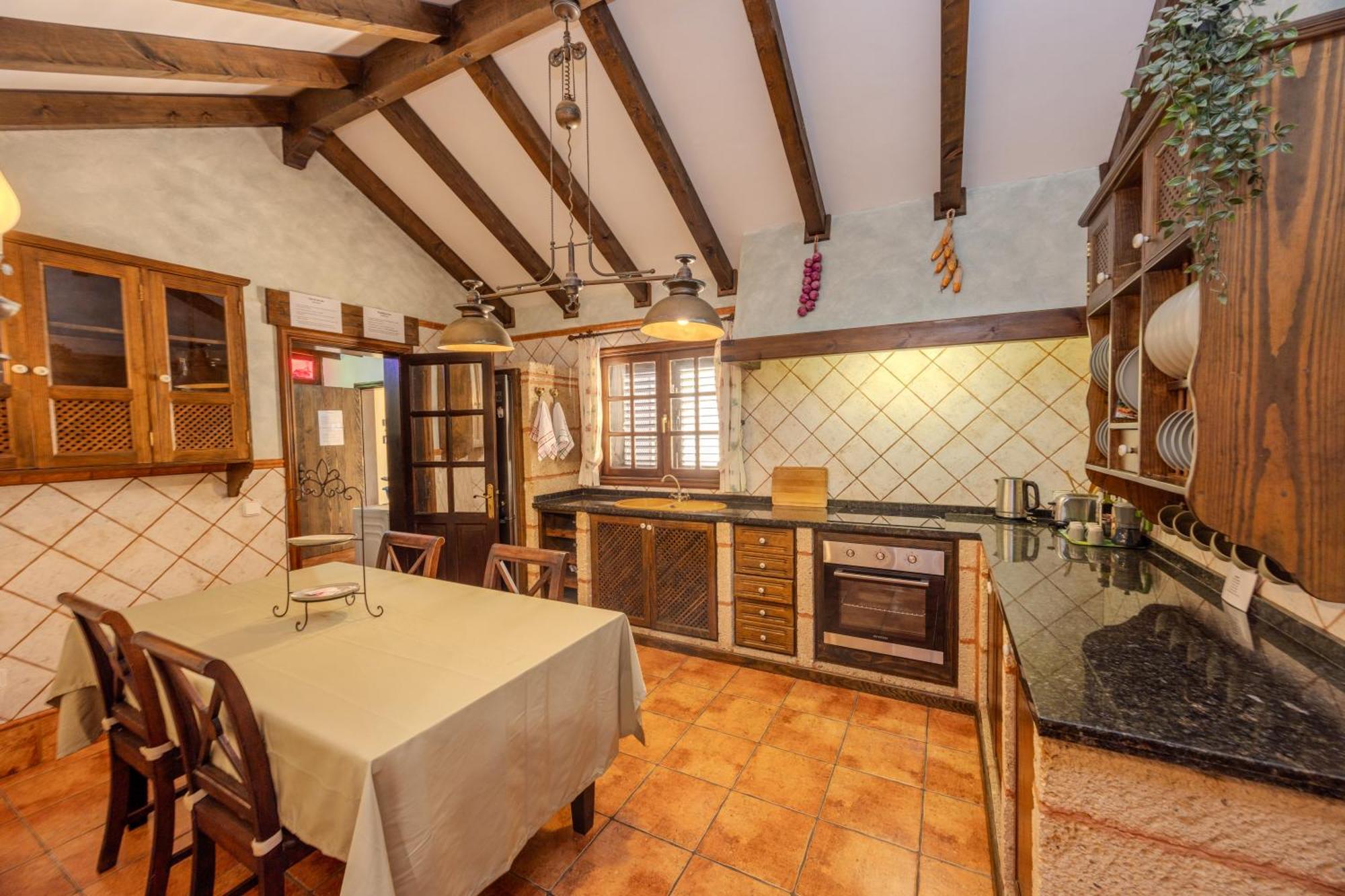 Luxury Canarian With Large Pool In Costa Teguise Apartment