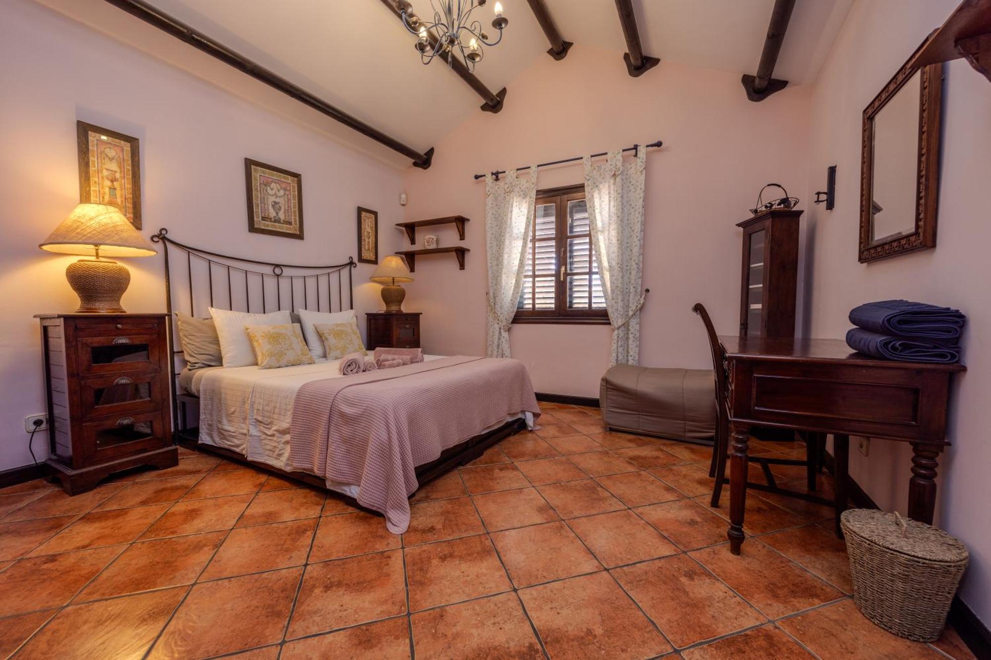 Luxury Canarian With Large Pool In Costa Teguise Teguise (Lanzarote)