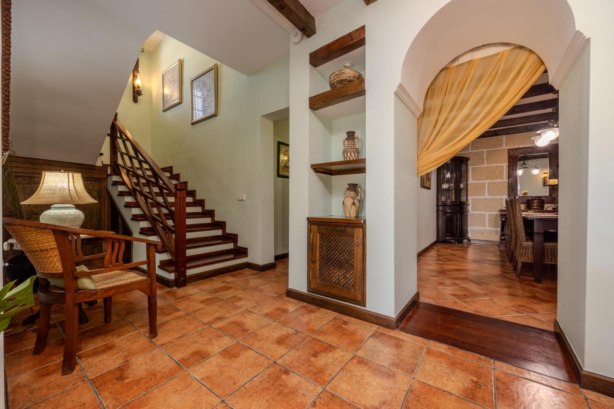 Luxury Canarian With Large Pool In Costa Teguise Apartment