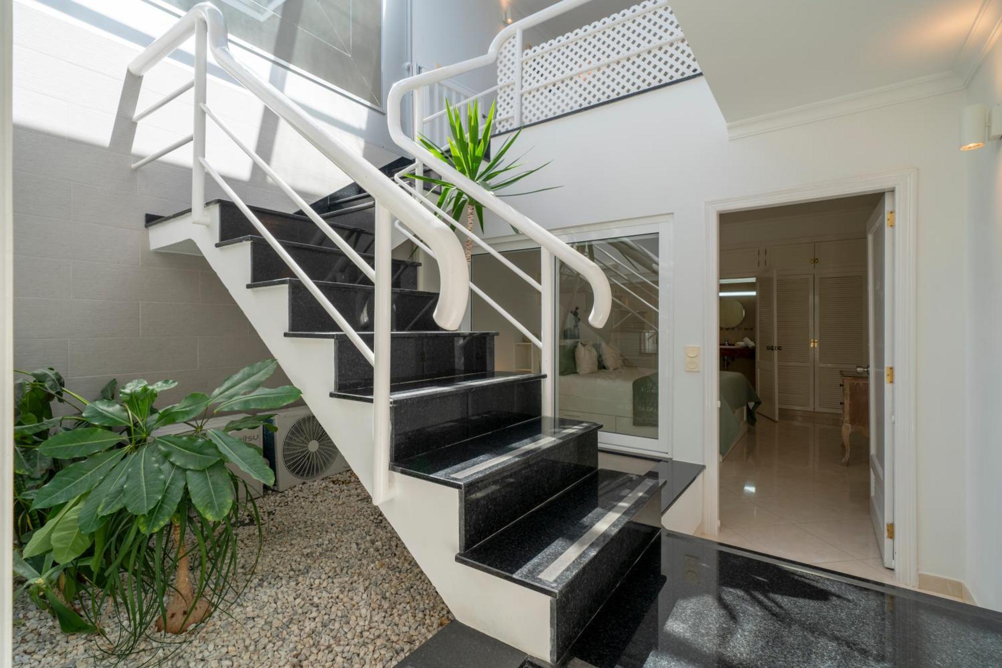 Apartment Splendor *