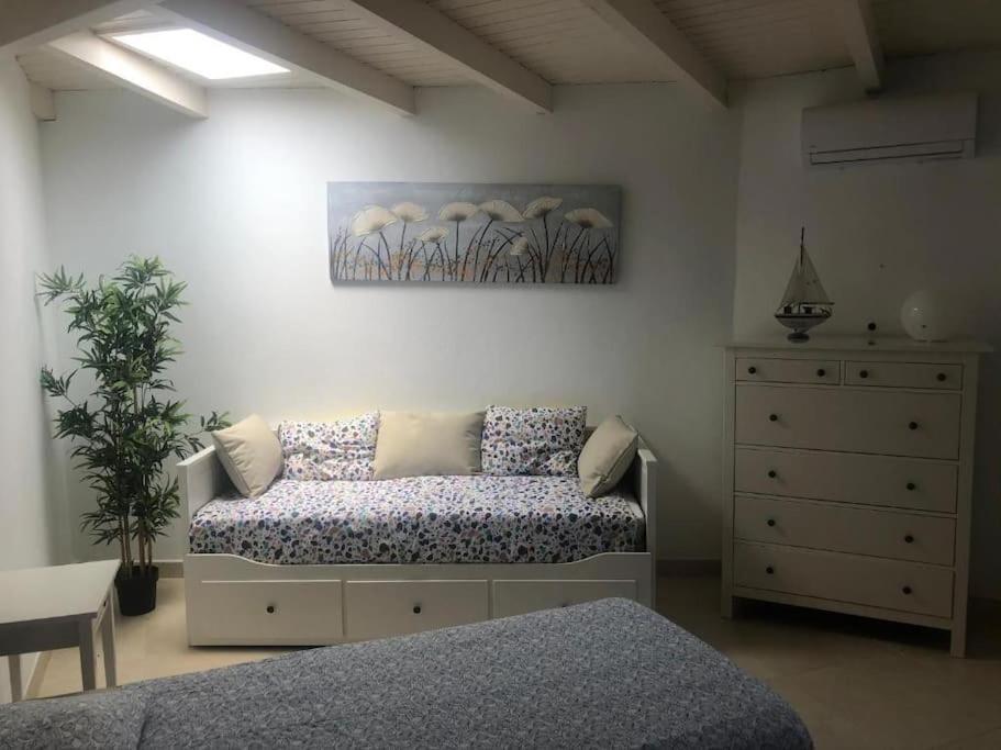 Stunning Views Private 5 Mins To Town Shops Villa
