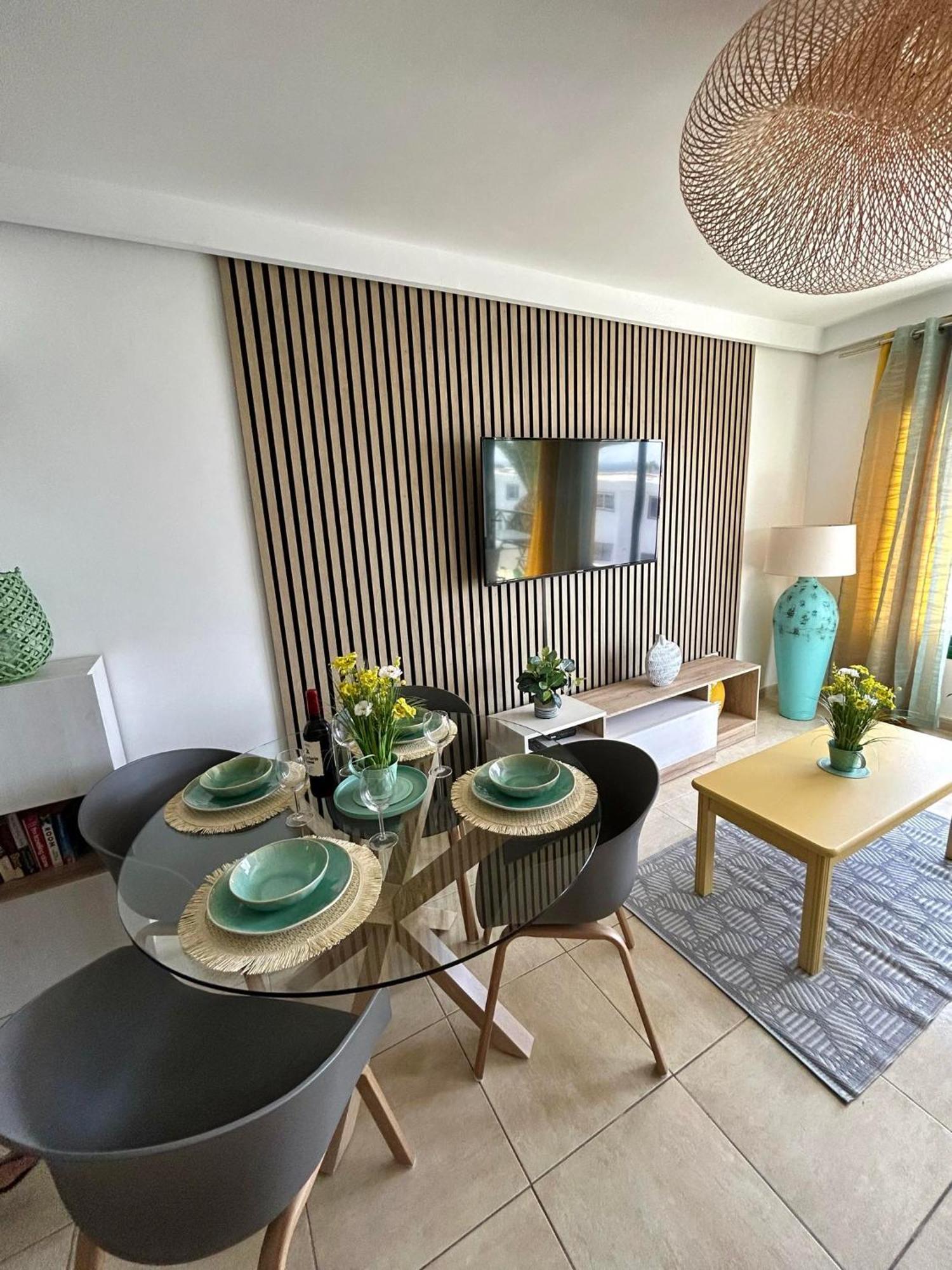 Apartment Sunny Corner, Delux Vista Mar And Pool