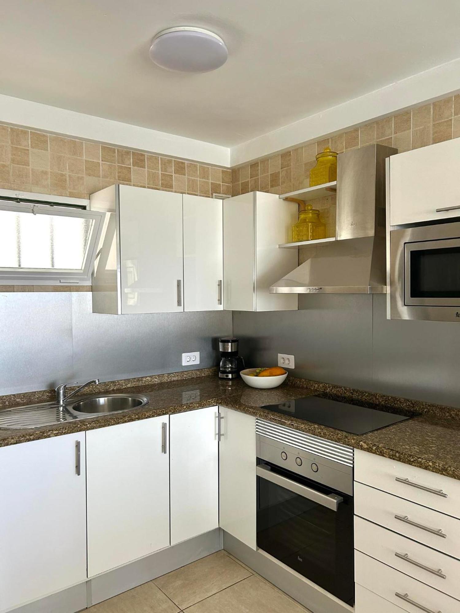 Sunny Corner, Delux Vista Mar And Pool Apartment Puerto del Carmen (Lanzarote)