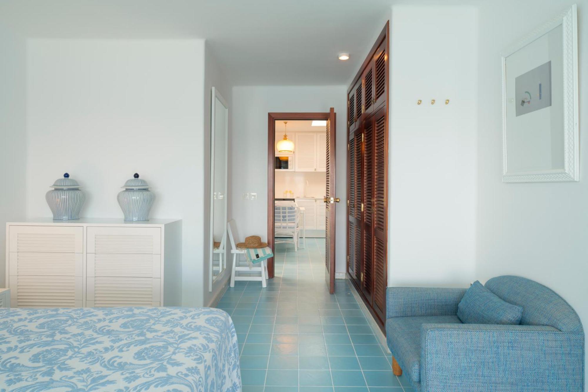 Holiday home Sea Front Caleton *