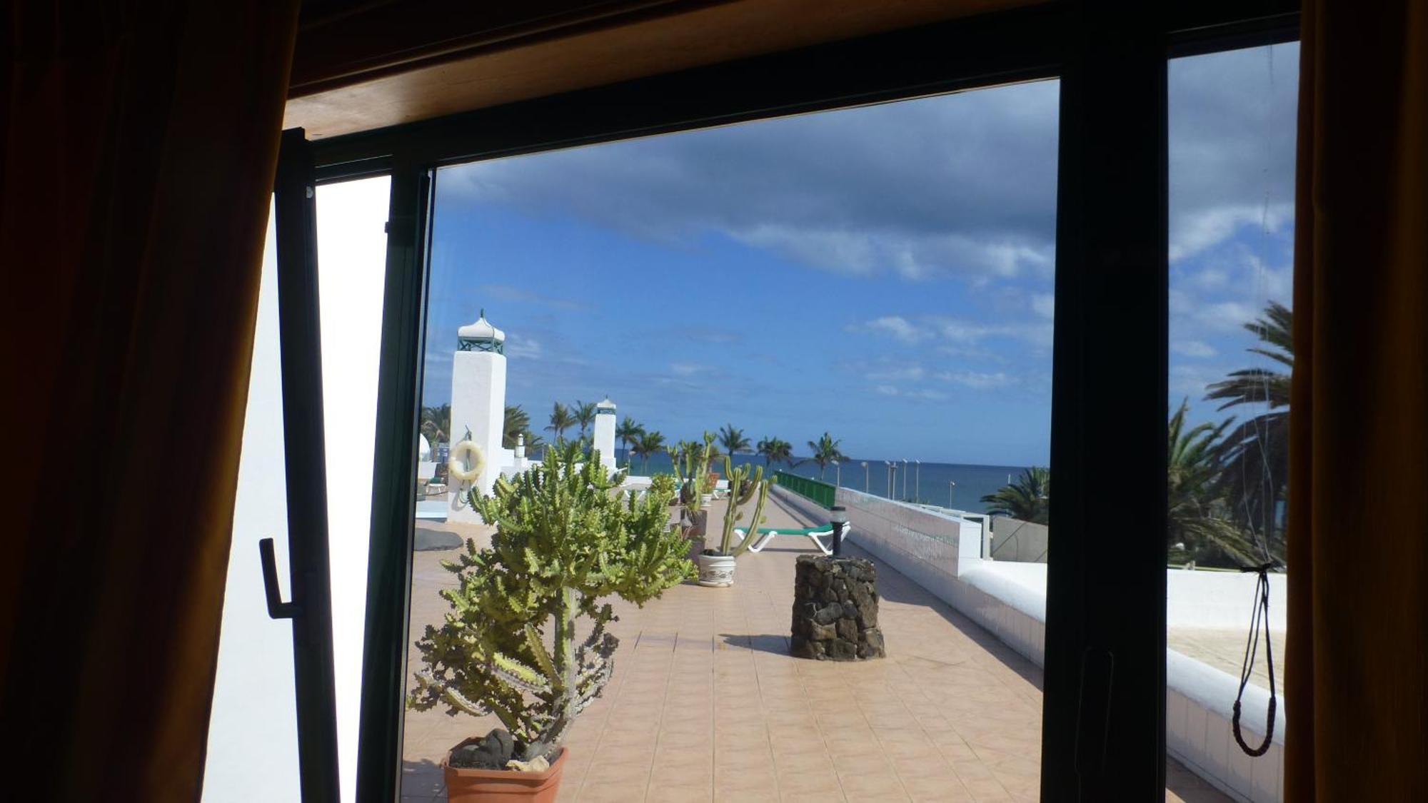 Apartamento Lanzarote Beachfront On Cucharas With A Sea View