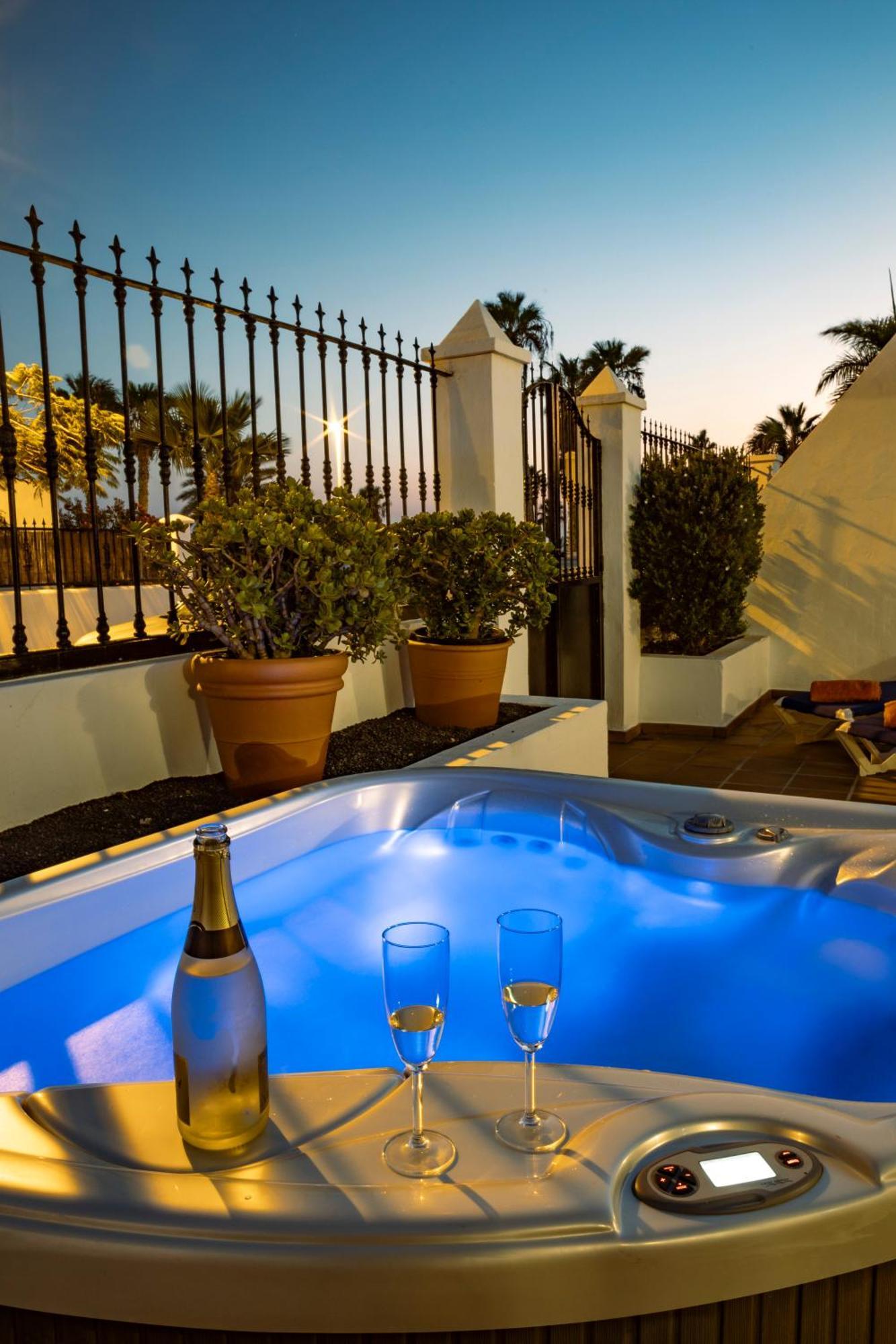 Сasa de vacaciones Luxury House Tiati