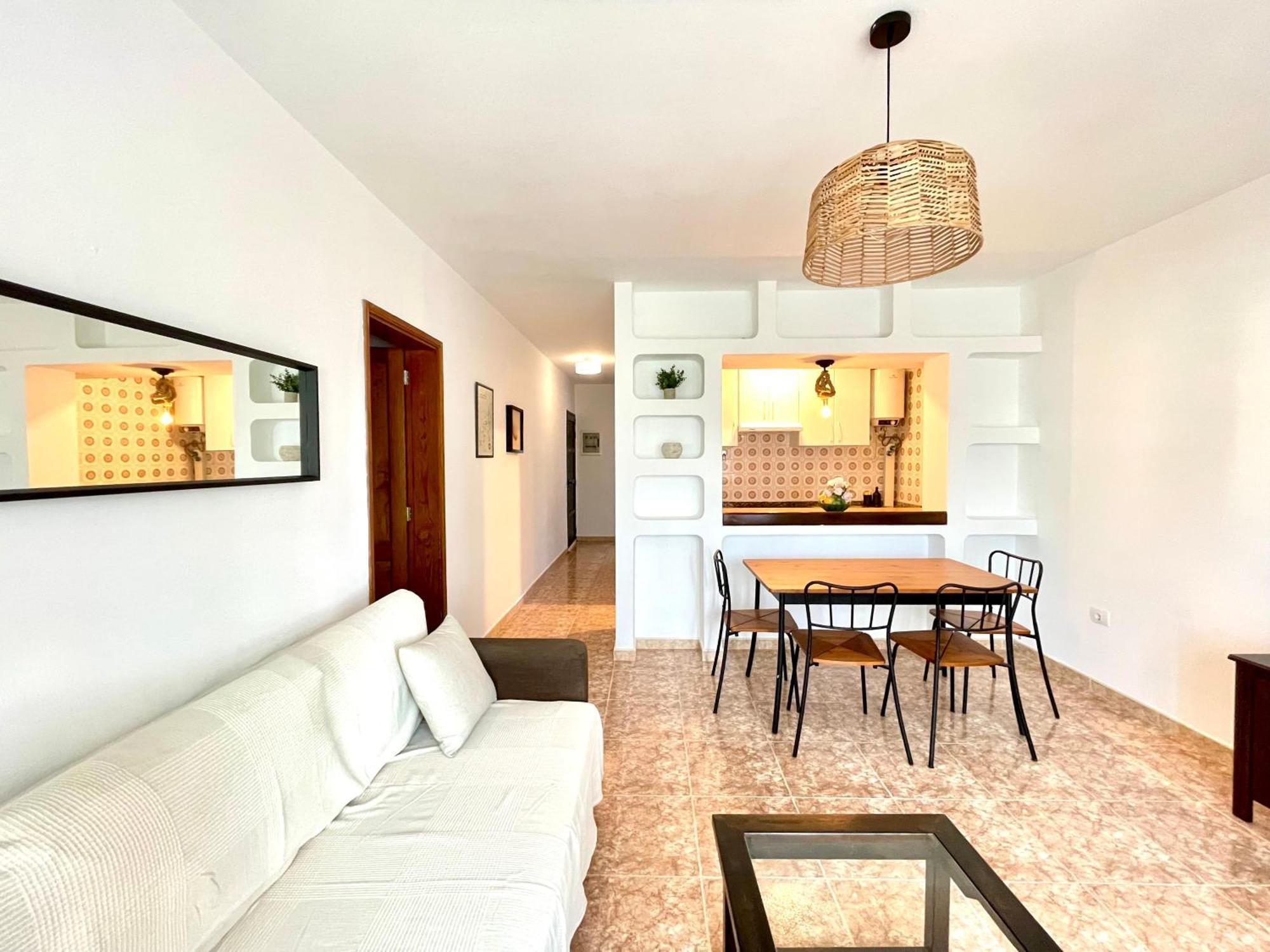 Apartment Encanto Del Mar, Shared Pool Puerto del Carmen (Lanzarote)