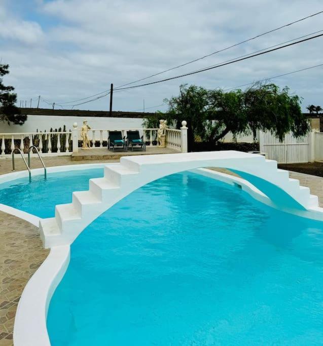 Piedranegra * Tías