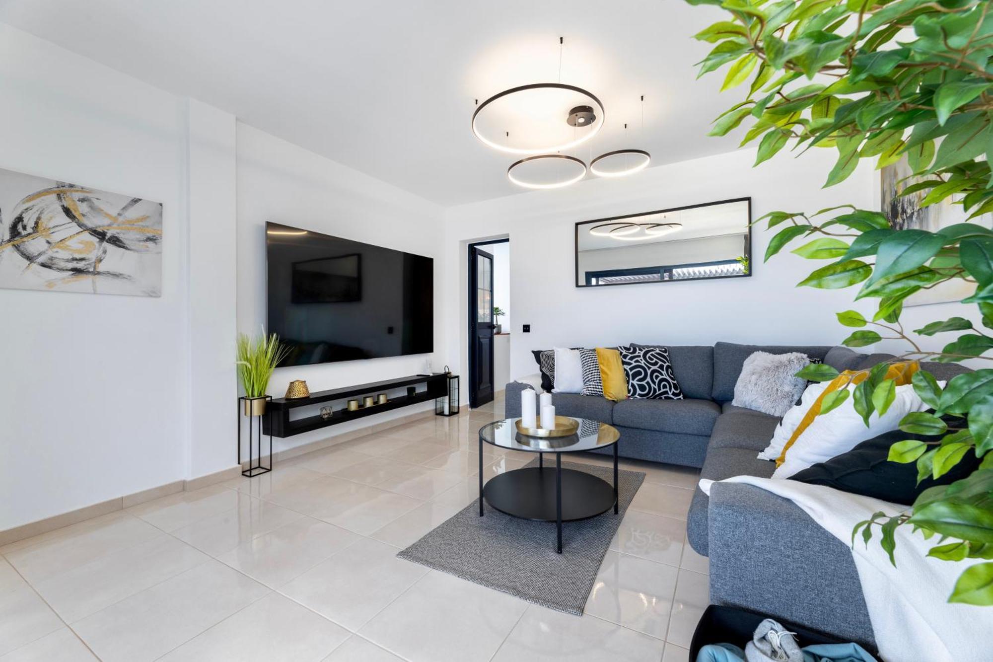 - Heated Pool, Aircon Villa *