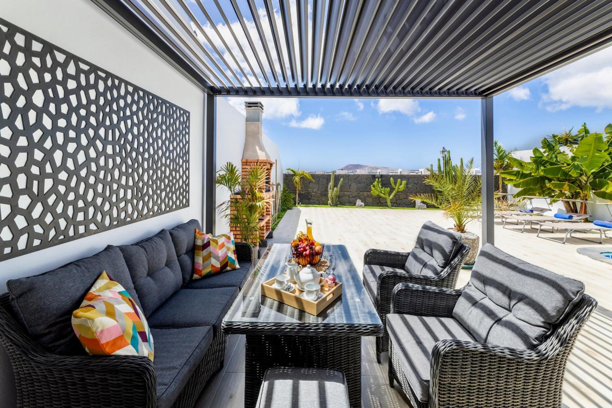 - Heated Pool, Aircon Villa