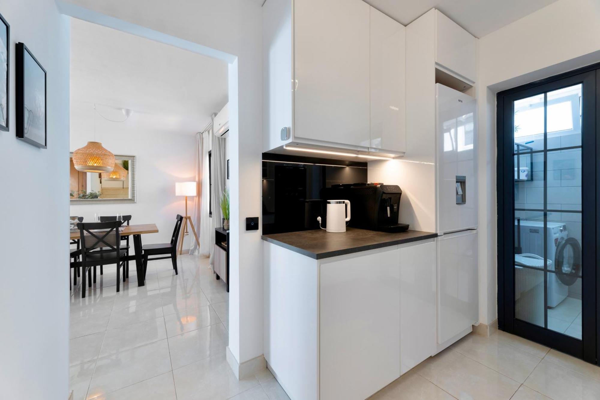 - Heated Pool, Aircon Villa Playa Blanca (Lanzarote)