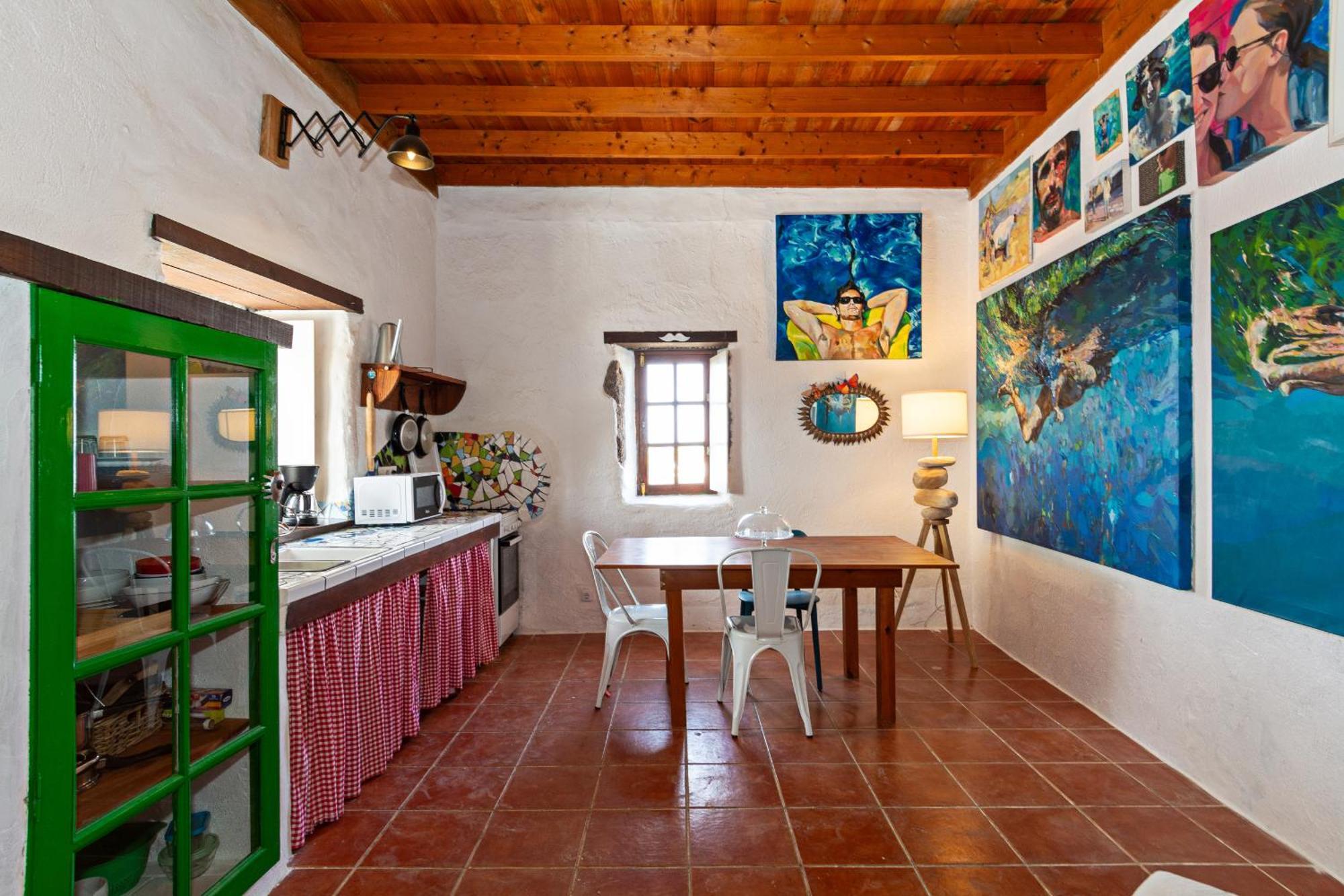 Bohemian Art House - 2br In Yaiza & Garden *