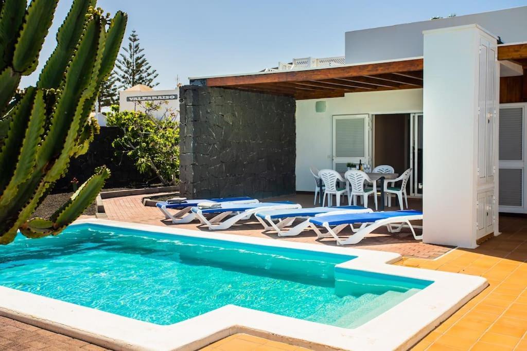 Aleksandra Spacious For 8 Guests, Heated Pool, Mountain Views Сasa de vacaciones *