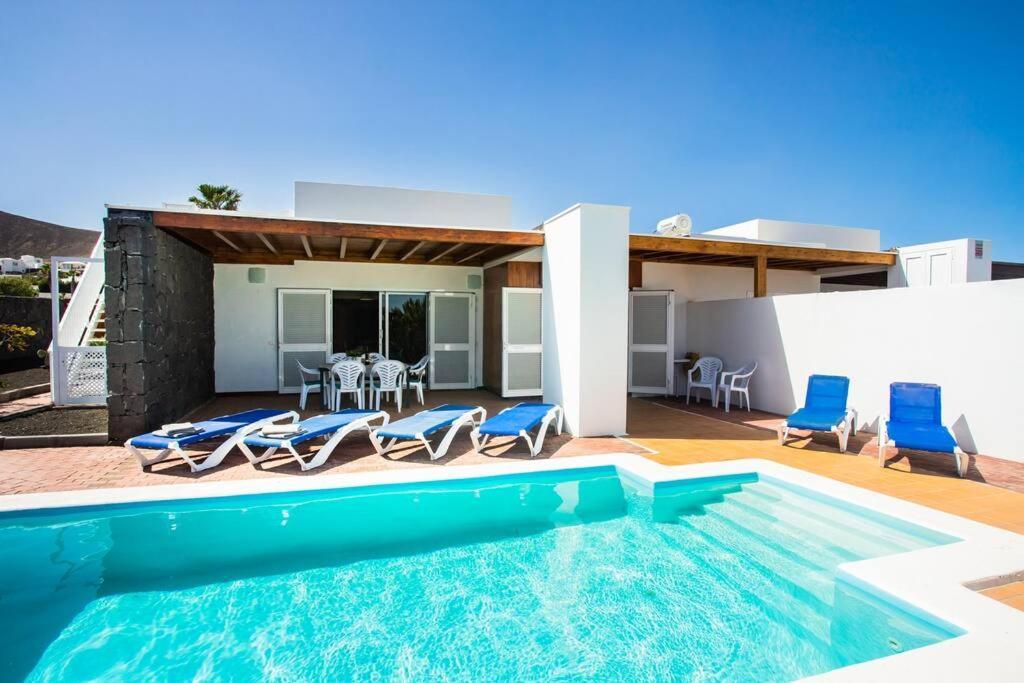 Aleksandra Spacious For 8 Guests, Heated Pool, Mountain Views *