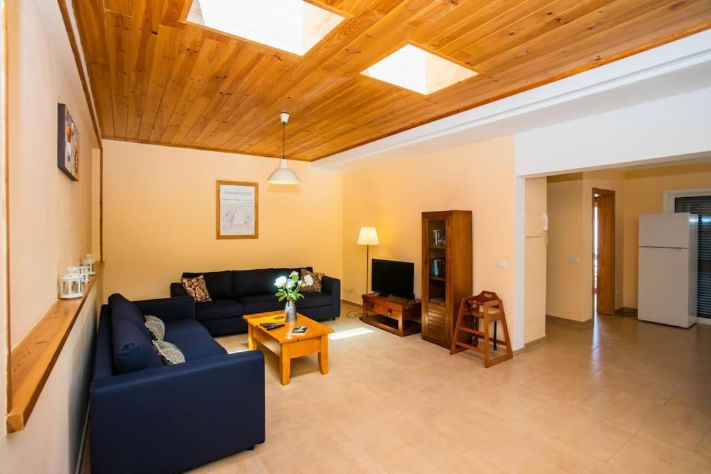 Сasa de vacaciones Aleksandra Spacious For 8 Guests, Heated Pool, Mountain Views