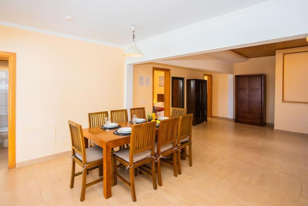 Сasa de vacaciones Aleksandra Spacious For 8 Guests, Heated Pool, Mountain Views
