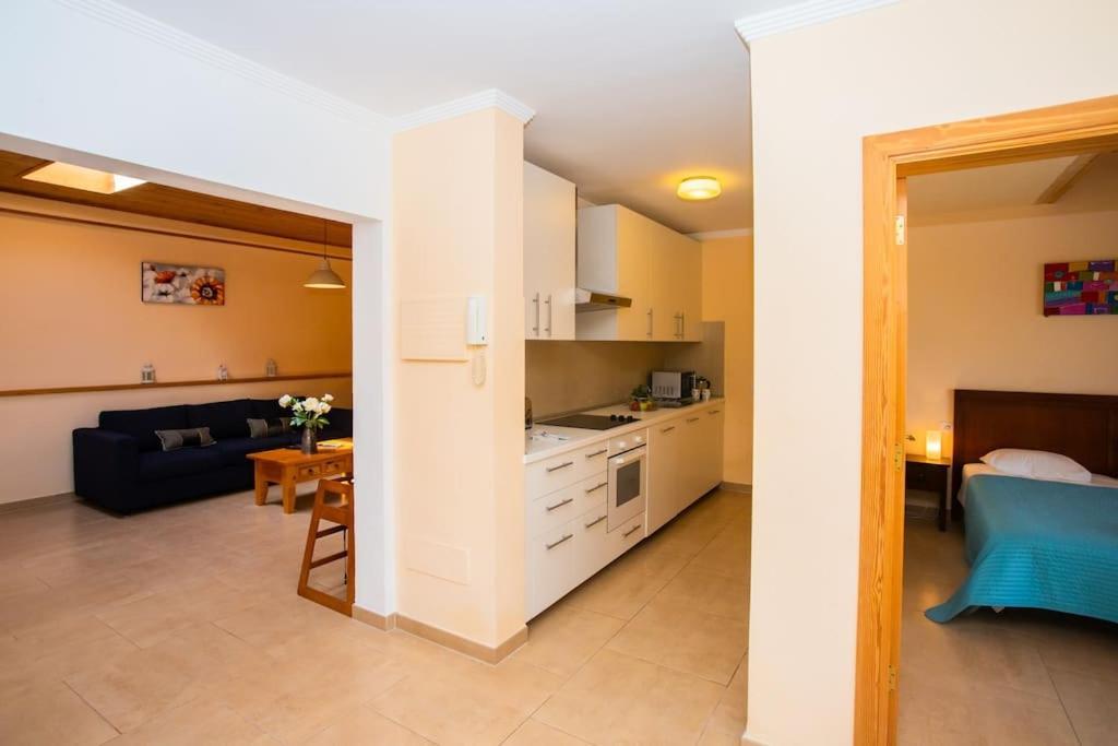 Сasa de vacaciones Aleksandra Spacious For 8 Guests, Heated Pool, Mountain Views *