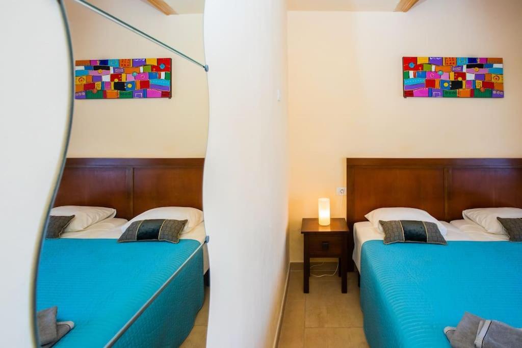 Aleksandra Spacious For 8 Guests, Heated Pool, Mountain Views Сasa de vacaciones *