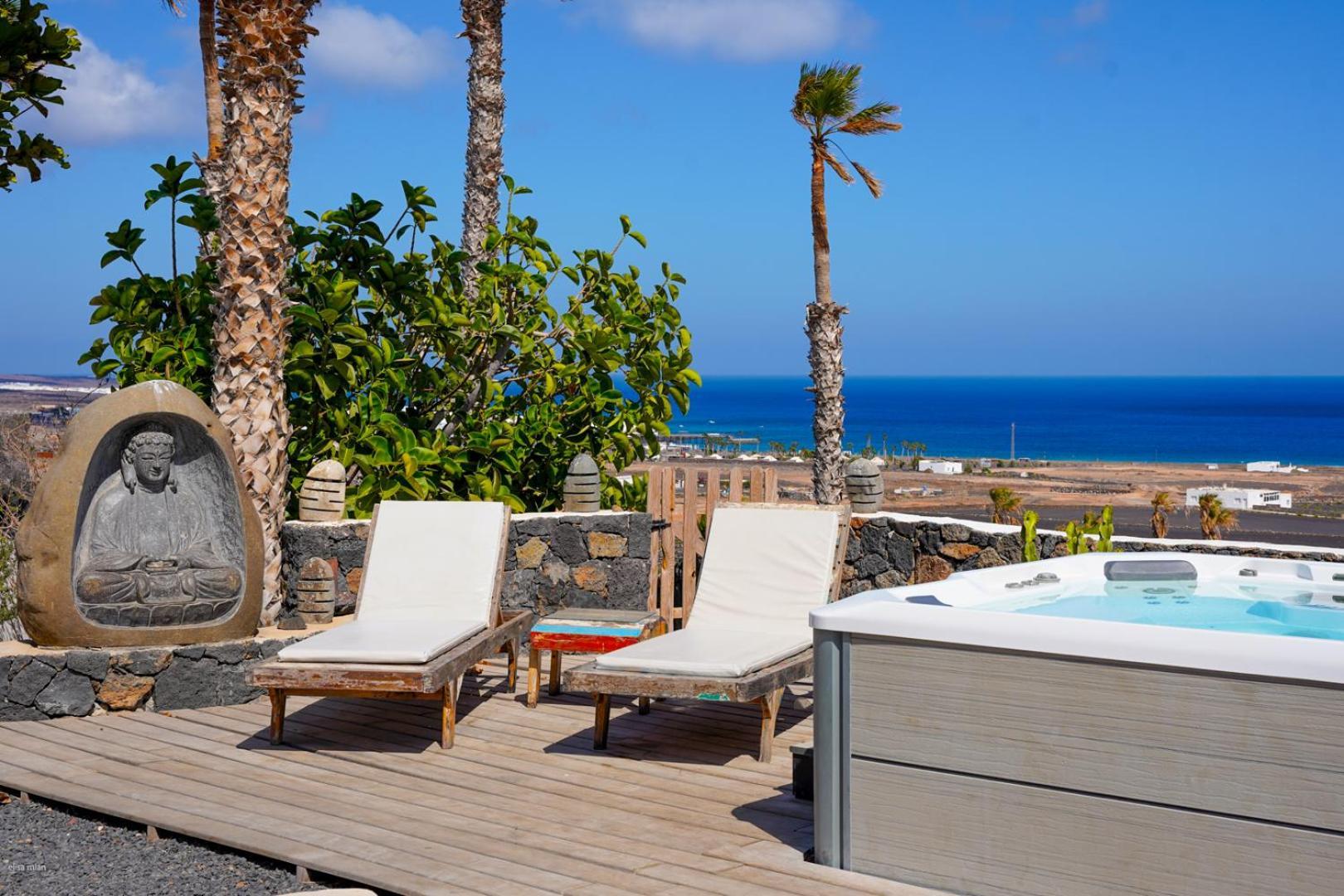 Palacio And Yurt - 2 Pools - Hot Tub - Fantastic Sea Views Tabayesco