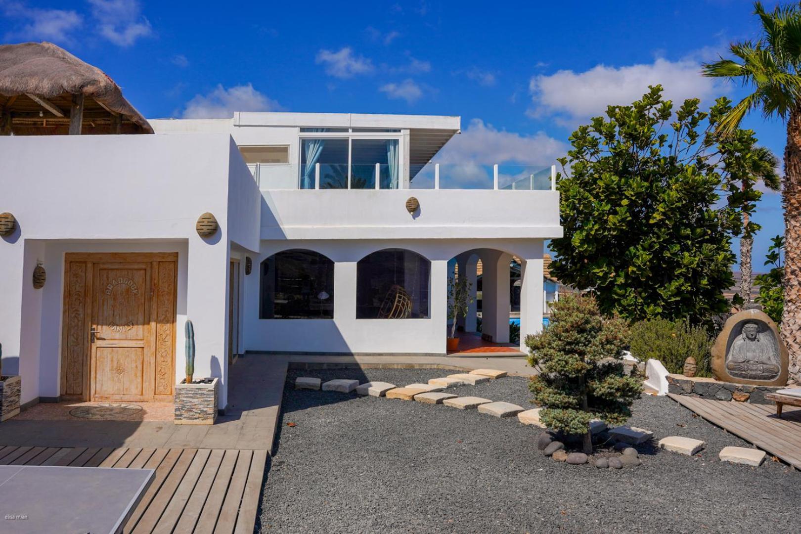 Palacio And Yurt - 2 Pools - Hot Tub - Fantastic Sea Views Villa