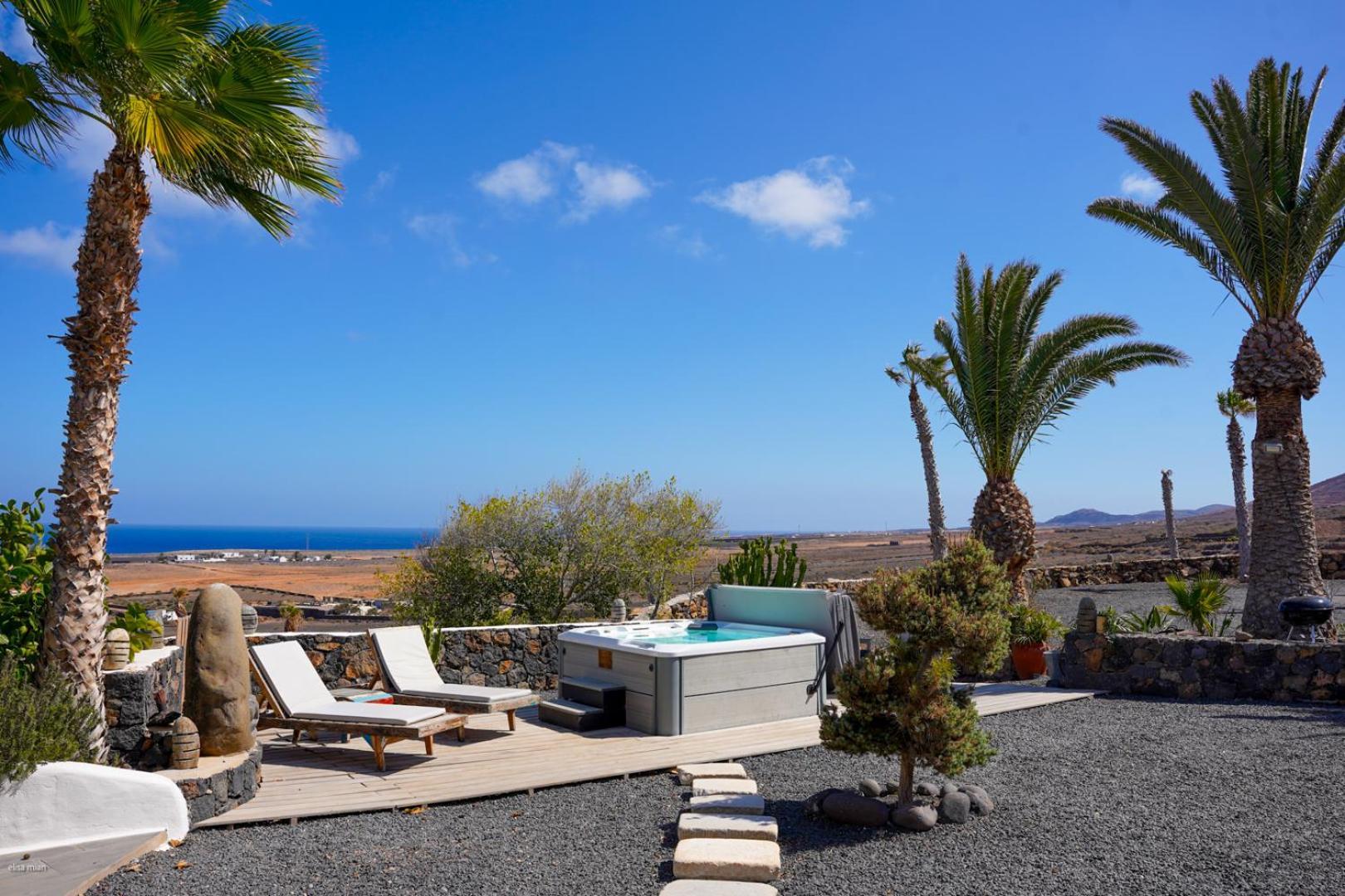 Villa Palacio And Yurt - 2 Pools - Hot Tub - Fantastic Sea Views Tabayesco