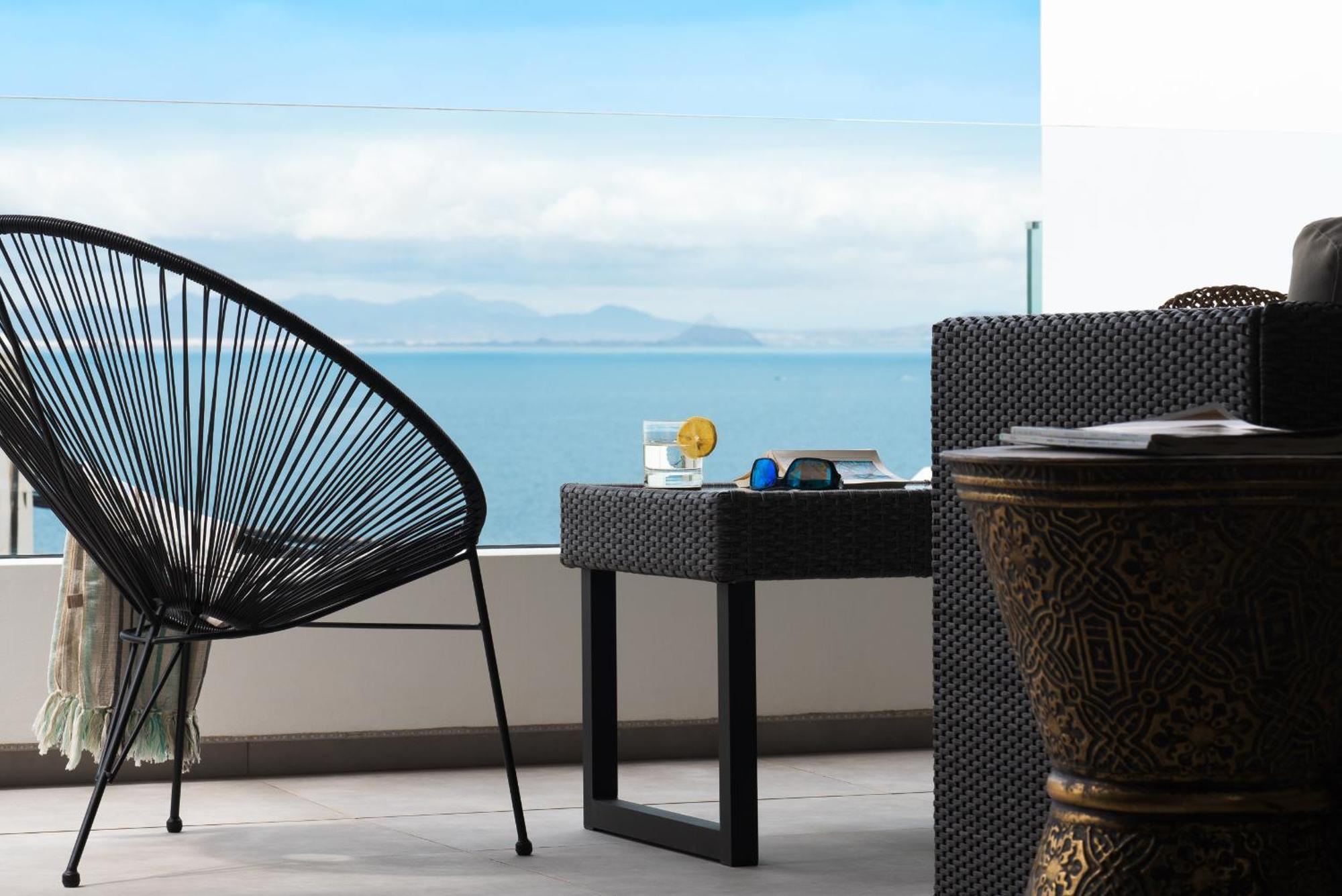 Luxury Ocean View Retreat 2bedroom With Jacuzzi *