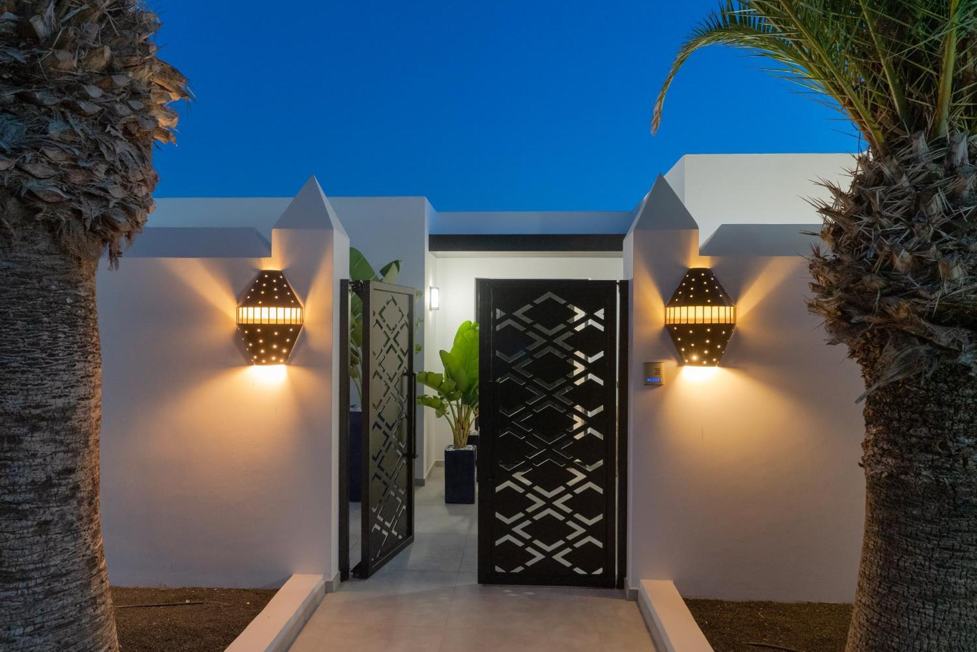 Apartamento Luxury Ocean View Retreat 2bedroom With Jacuzzi Puerto del Carmen (Lanzarote)
