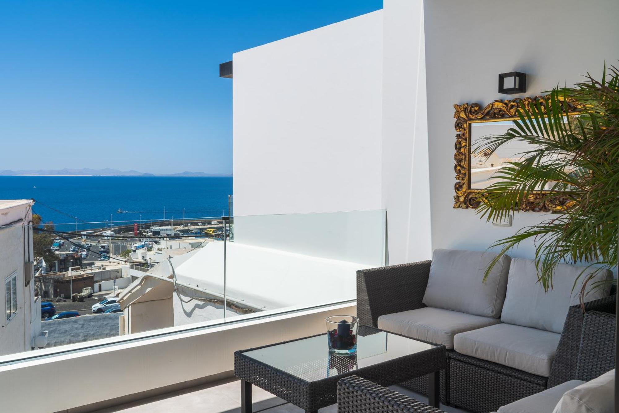 Apartamento Luxury Ocean View Retreat 2bedroom With Jacuzzi Puerto del Carmen (Lanzarote)