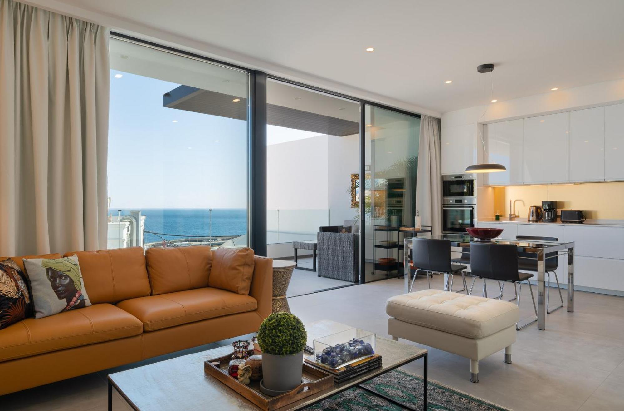 Luxury Ocean View Retreat 2bedroom With Jacuzzi Puerto del Carmen (Lanzarote)