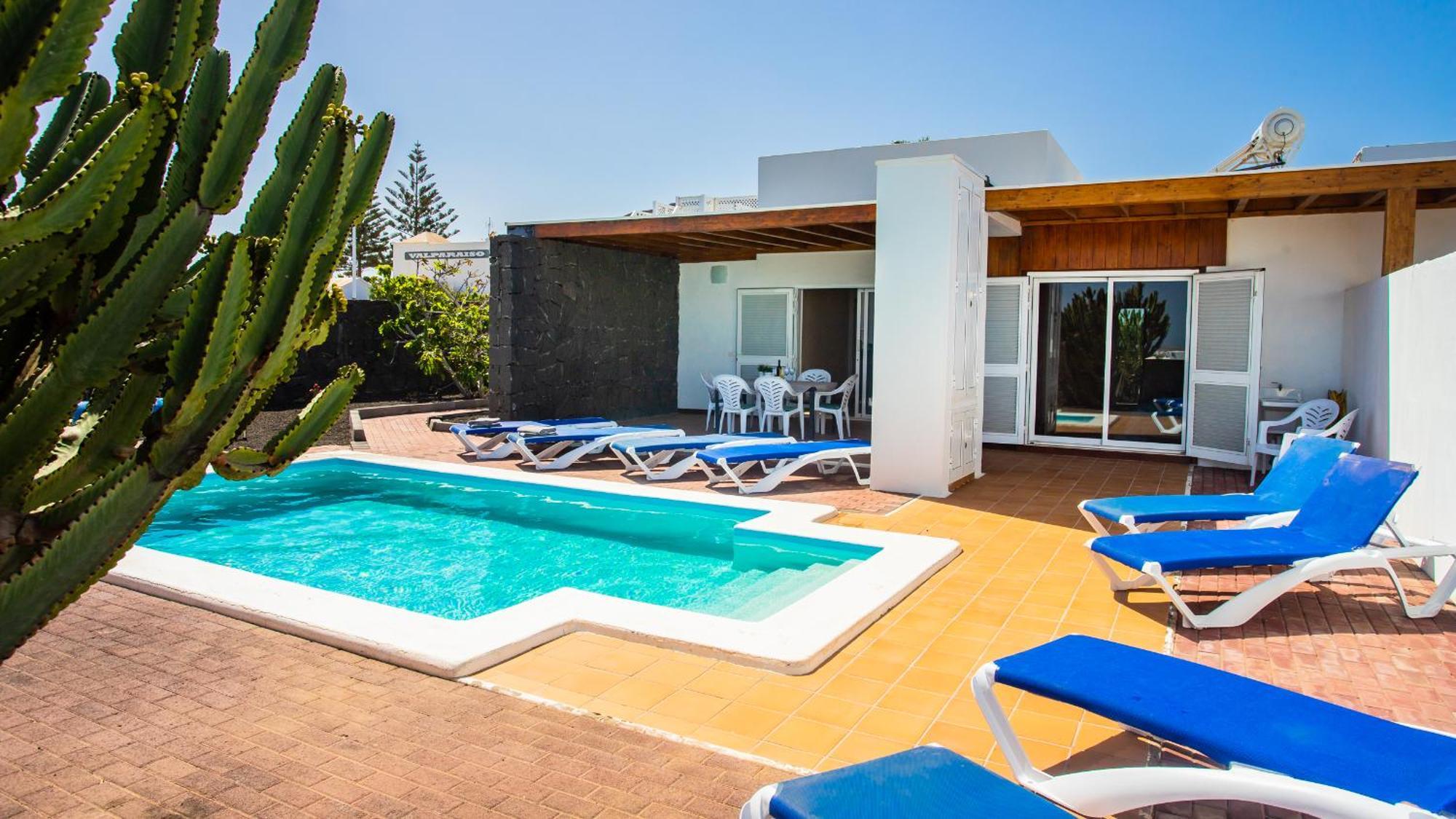 Aleksandra Spacious For 8 Guests, Heated Pool, Mountain Views * Playa Blanca (Lanzarote)