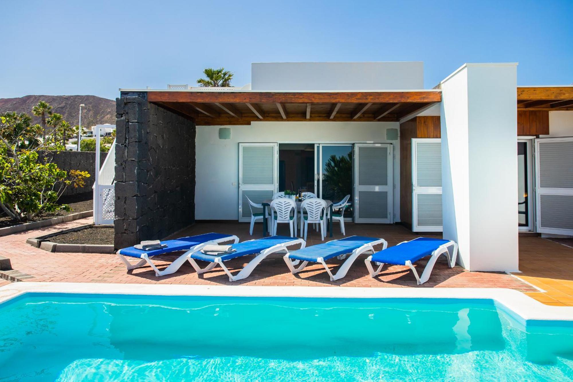 Сasa de vacaciones Aleksandra Spacious For 8 Guests, Heated Pool, Mountain Views *