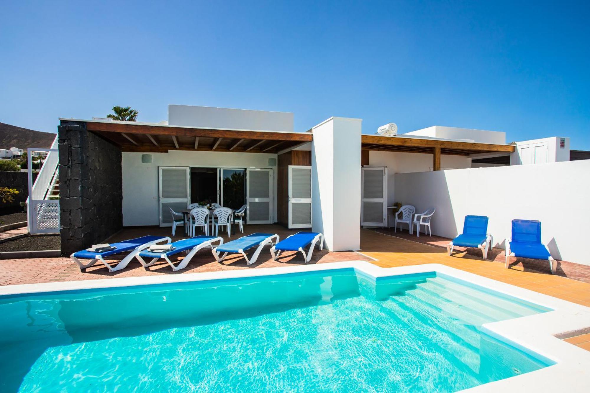 Aleksandra Spacious For 8 Guests, Heated Pool, Mountain Views Сasa de vacaciones Playa Blanca (Lanzarote)