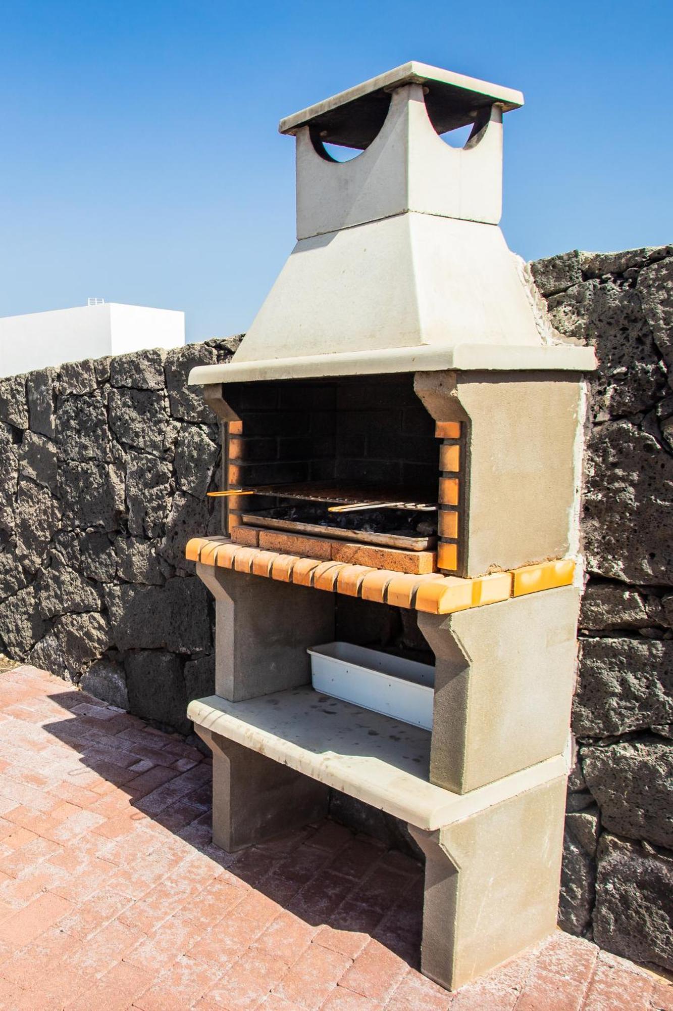 Aleksandra Spacious For 8 Guests, Heated Pool, Mountain Views Сasa de vacaciones Playa Blanca (Lanzarote)