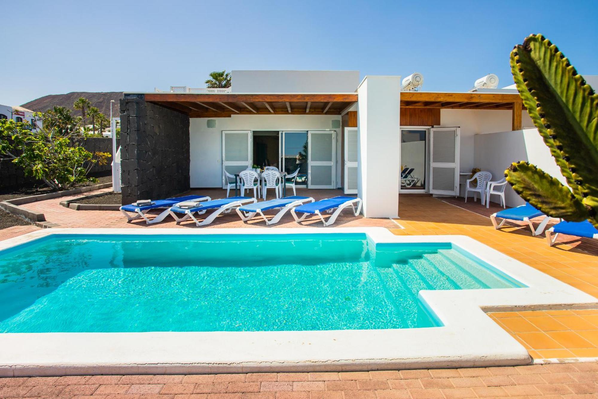 Aleksandra Spacious For 8 Guests, Heated Pool, Mountain Views Сasa de vacaciones Playa Blanca (Lanzarote)