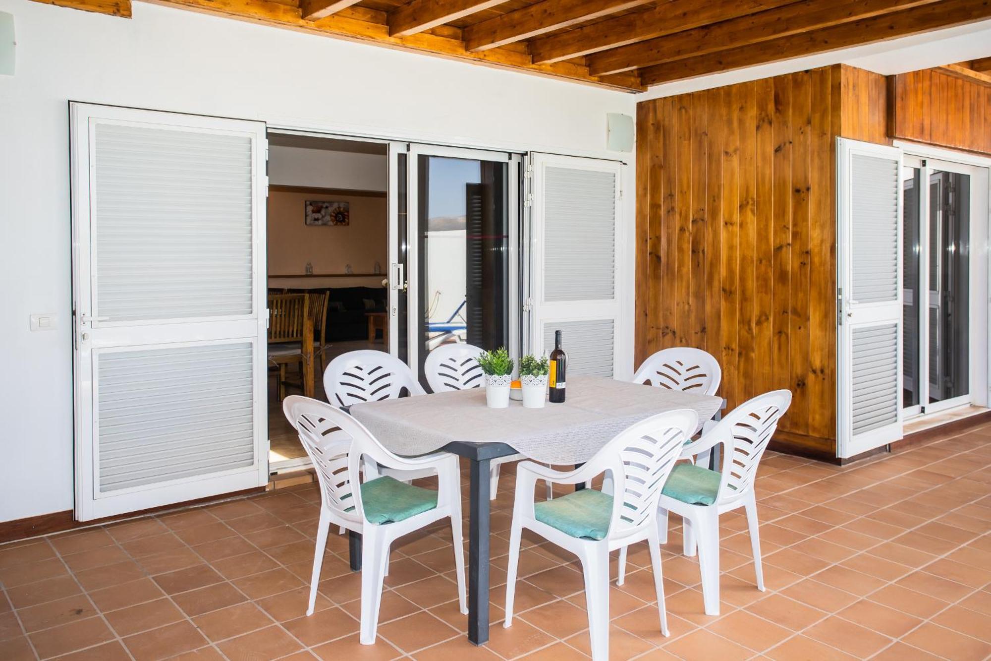 Aleksandra Spacious For 8 Guests, Heated Pool, Mountain Views Сasa de vacaciones