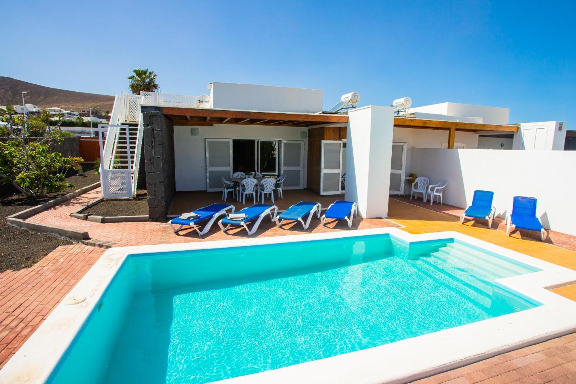 Aleksandra Spacious For 8 Guests, Heated Pool, Mountain Views Сasa de vacaciones *