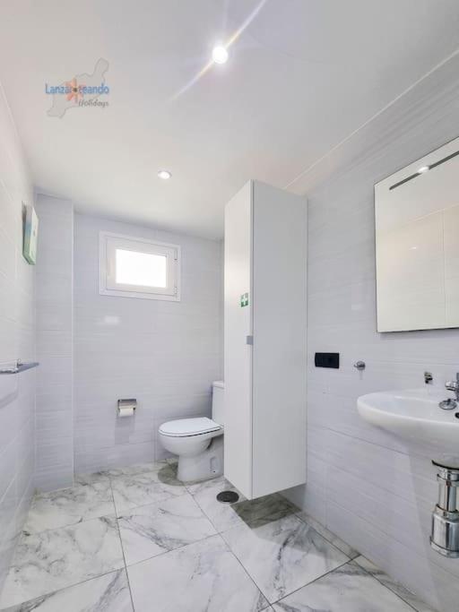 Apartment Casa Louie Marie - Sea View Aircon Iptv Wifi Vv In Portonovo Complex