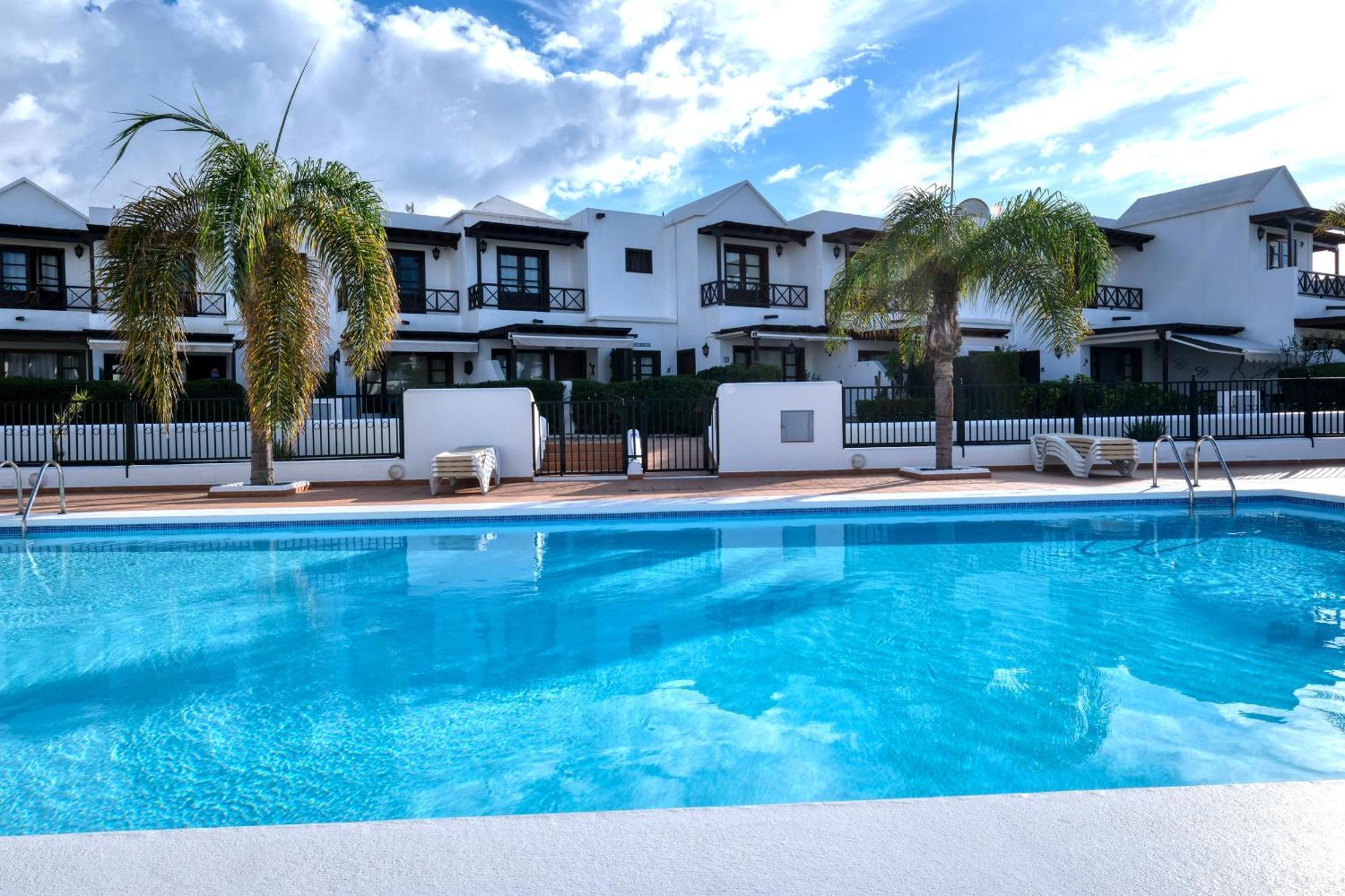 Casa Albi-shared Pool Holiday home *
