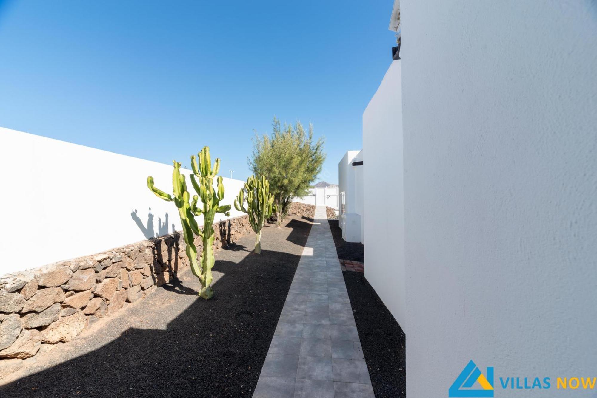 239 - Casa Lily By Now Ltd Villa Playa Blanca (Lanzarote)