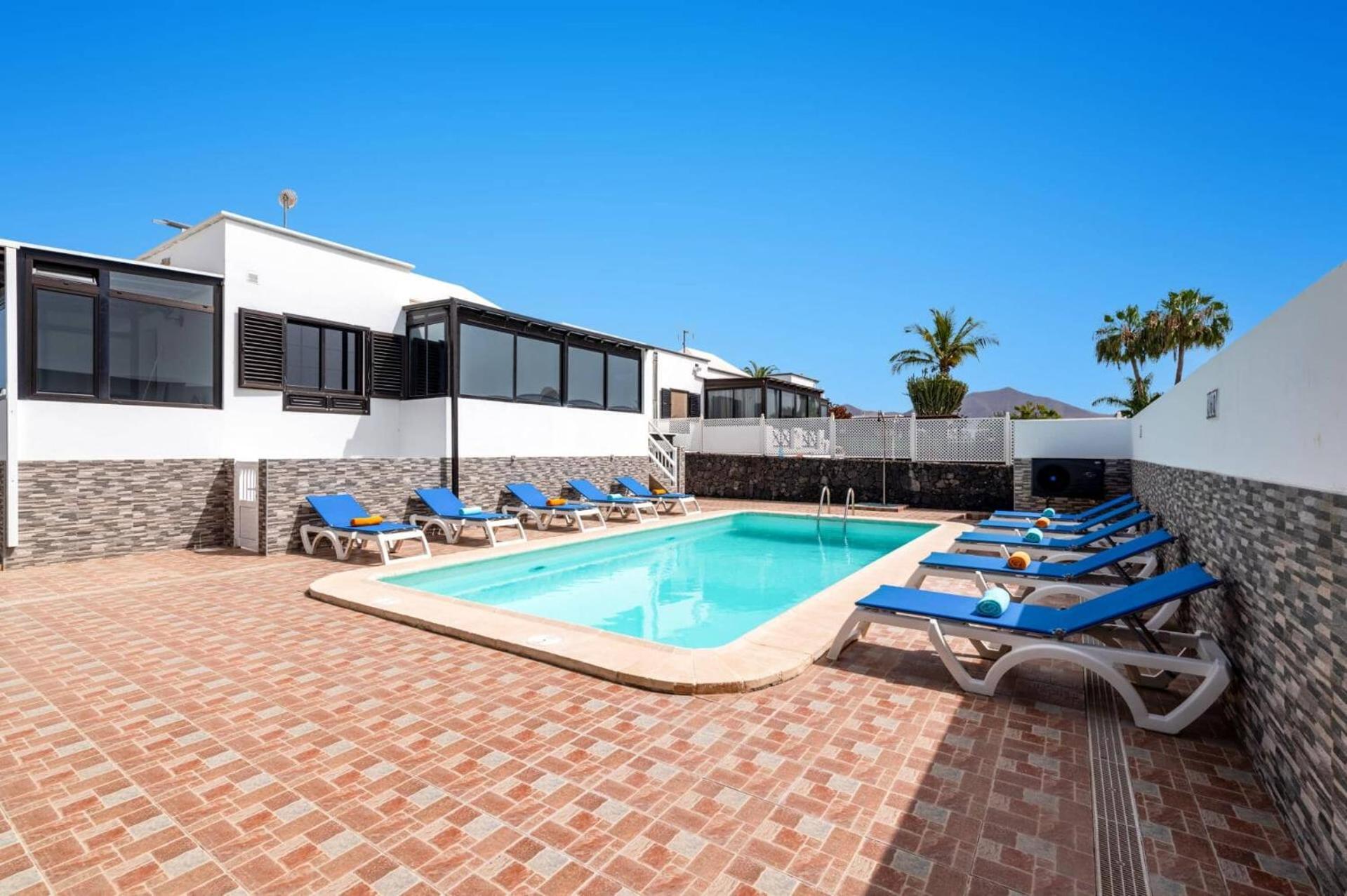 Villa Alvaro Dos By